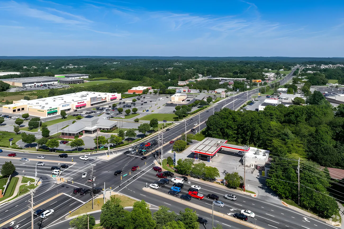 A business corridor in Eldersburg, Maryland.